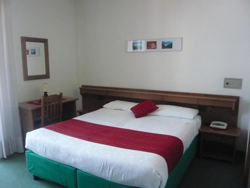 Cadria Nature & Bike Hotel Lenzumo di Concei Phòng bức ảnh